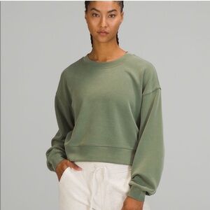 Lululemon Perfectly Oversized Cropped Crew Softstreme in Green Twill Size 6